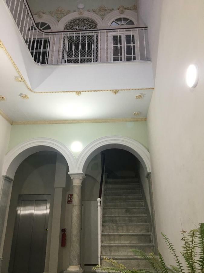 Apartamento Nuevo En Casa Tipo Palacio Cádiz Buitenkant foto
