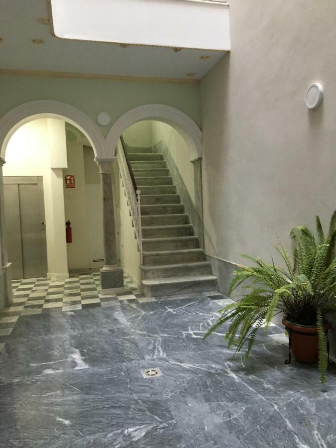 Apartamento Nuevo En Casa Tipo Palacio Cádiz Buitenkant foto